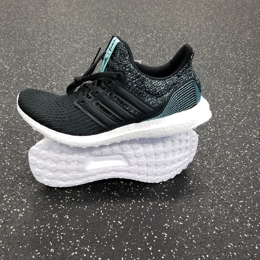 ADIDAS Ultra Boost "Parley" Training Shoes sz 9 - Picture 2 of 4
